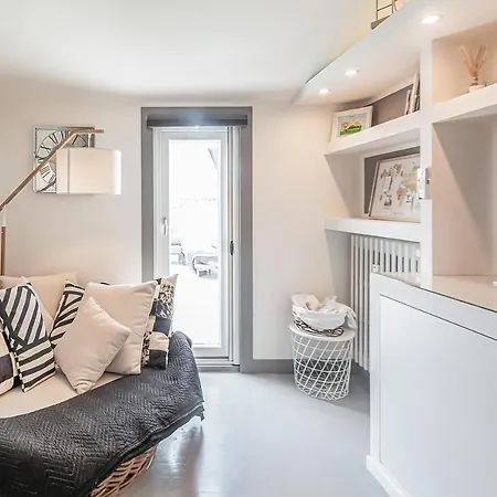 Attichino Loft In Near Station Apartment